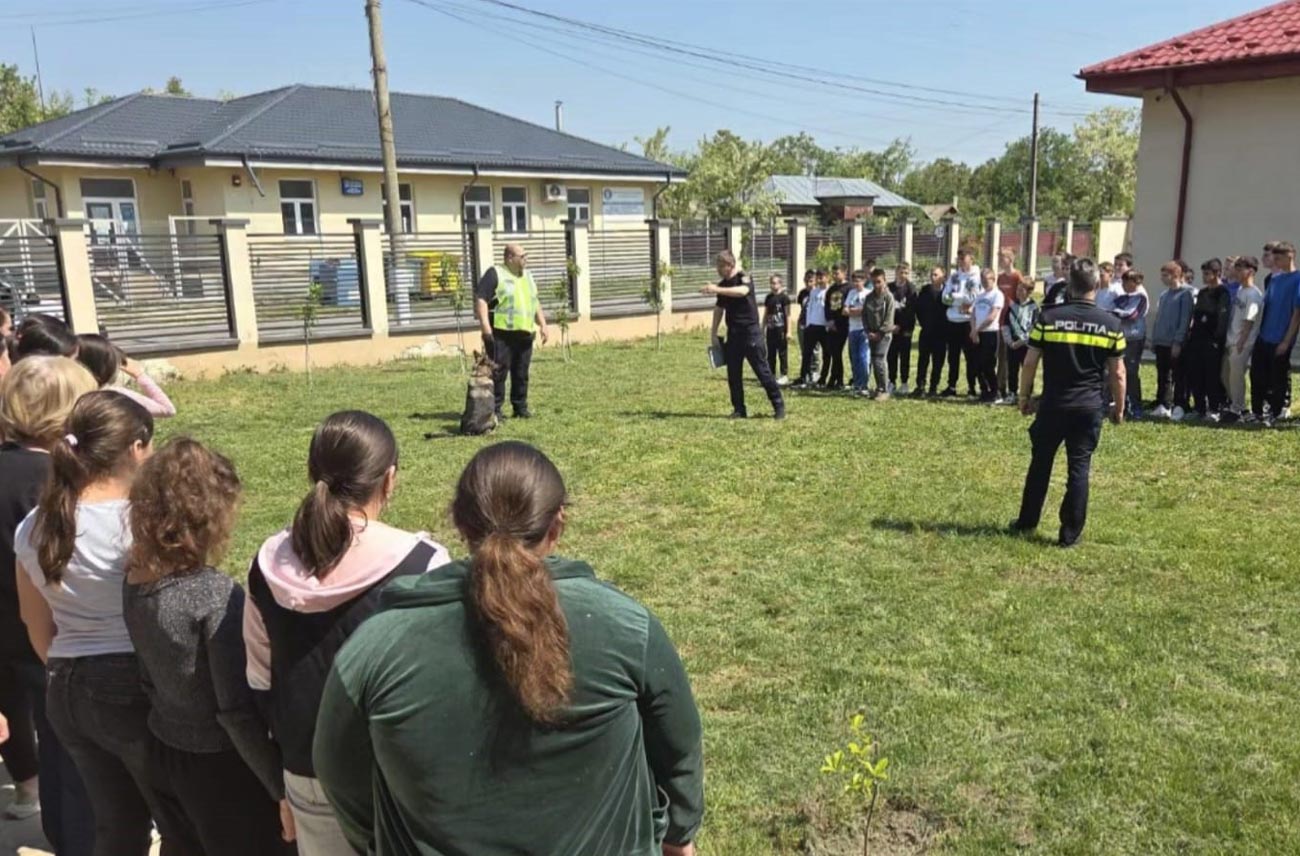 Siguranța elevilor pe primul loc. Polițiștii brăileni, în acțiune pentru prevenirea violenței și a consumului de substanțe interzise