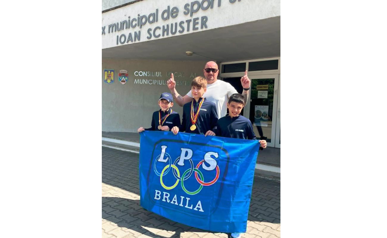 Alexandru Bucșă este cvadruplu campion național școlar la înot