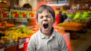 Părinții, tot mai des convinși de copii să cumpere gustări nesănătoase