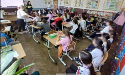 Polițiștii, alături de elevi pentru prevenirea pericolelor