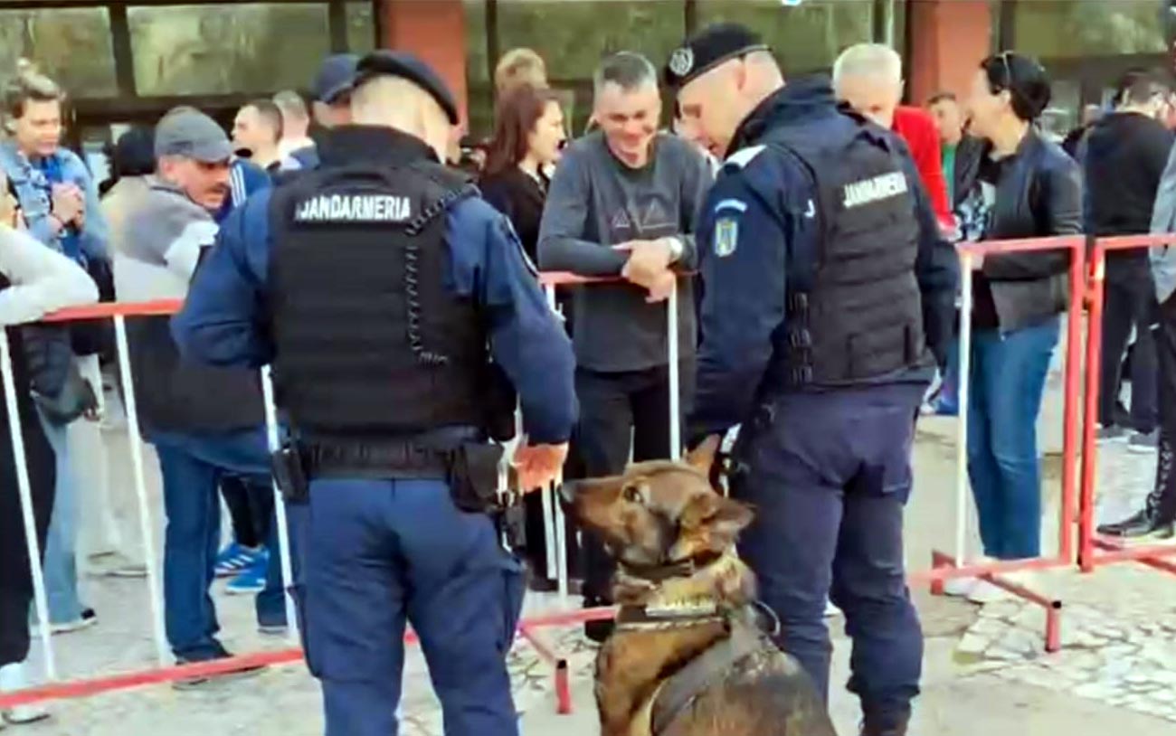 Individ prins cu o armă albă și intervenții în cazuri de tulburare a ordinii publice