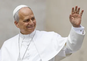 Ce a făcut o angajata unei bănci când Papa Leon a sunat pentru a-și schimba adresa