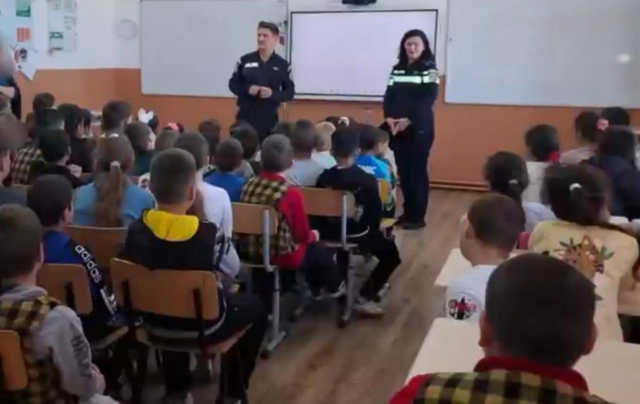 Polițiștii pentru siguranță școlară testează jocul ”Descoperă cine e LOVERBOY!”