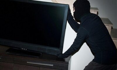 Individ specializat în furturi, în fața instanței. A furat două televizoare, mai multe telefoane mobile și un laptop