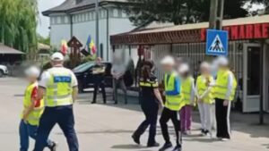 Activități de educație rutieră și patrulă școlară desfășurate de polițiști la Salcia Tudor