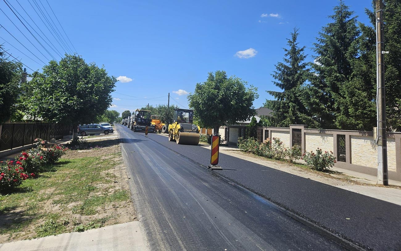 Consiliul Județean Brăila a început lucrările de întreținere a drumurilor județene. Aproximativ 20 de kilometri vor fi asfaltați în această vară