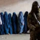 Femei reținute în Afganistan pentru încălcarea codului vestimentar