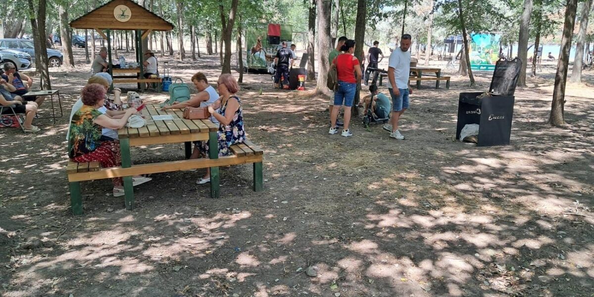 Locul de picnic din stațiunea Lacu Sărat a primit botezul focului