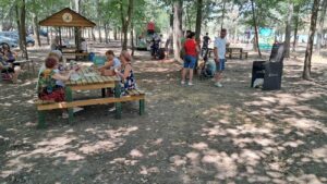Locul de picnic din stațiunea Lacu Sărat a primit botezul focului