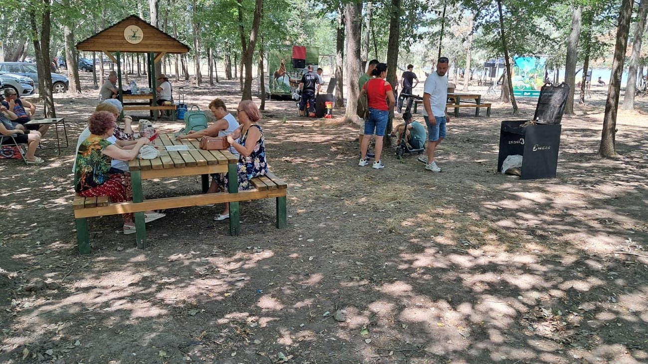 Locul de picnic din stațiunea Lacu Sărat a primit botezul focului