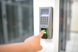 Cum să gestionezi cât mai eficient securitatea unei unități hoteliere?