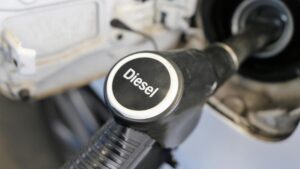 Reducerea accizei la motorină expiră la 1 iulie. Cât vor plăti șoferii pentru un plin