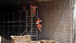 Curg amenzile la angajatorii din construcții din Brăila