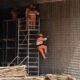 Curg amenzile la angajatorii din construcții din Brăila