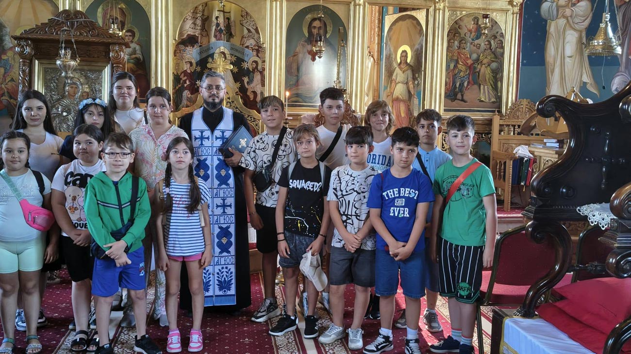 „Vacanță în pridvorul bisericii” pentru 20 de copii de la Perișoru