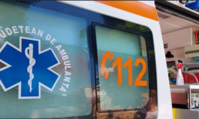 Mașină răsturnată pe DN 2B, în zona Pădurii Stejaru. O adolescentă de 16 ani a ajuns la spital