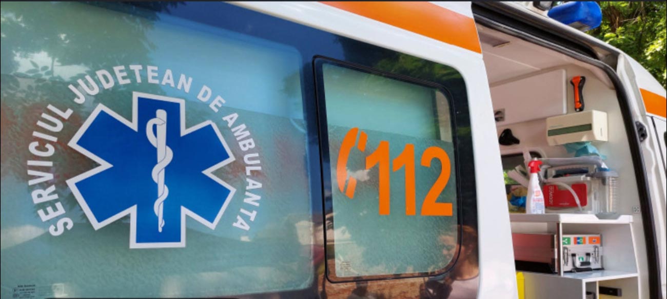 Mașină răsturnată pe DN 2B, în zona Pădurii Stejaru. O adolescentă de 16 ani a ajuns la spital