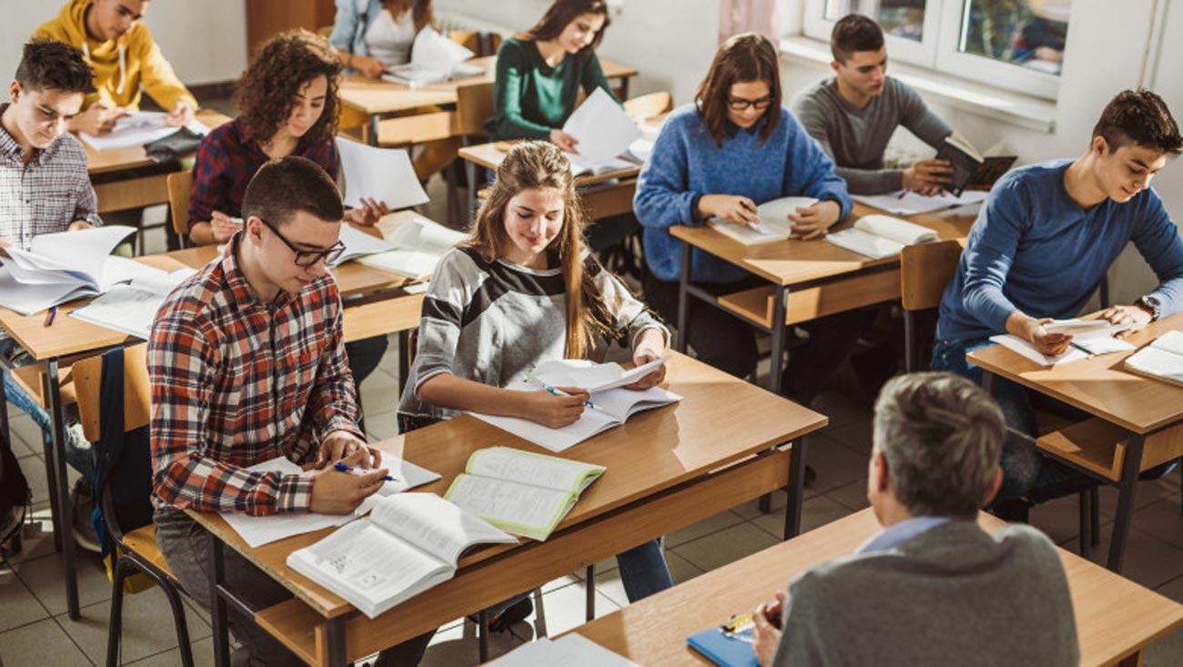 Brăila, pe harta reformei educației. Două licee vor testa noile planuri-cadru