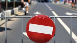 Strada Nicolae Bălcescu se închide complet timp de o lună. Traficul va fi deviat