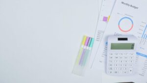 Creditul online pentru echilibru financiar nu începe cu suma cerută, ci cu rata pe care o poți duce