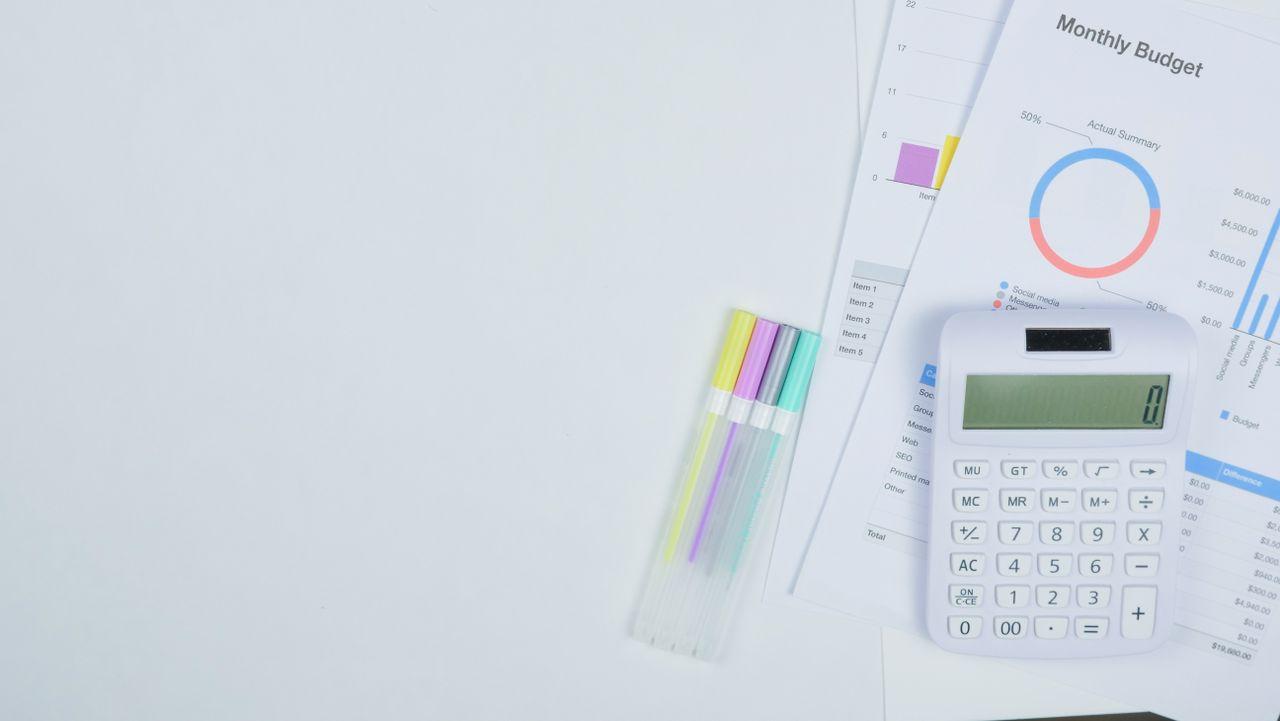 Creditul online pentru echilibru financiar nu începe cu suma cerută, ci cu rata pe care o poți duce