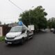 Cu stâlpul electric în carosabil!