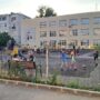 Loc de joacă modern, bucuria copiilor și nemulțumirea unor locatari deranjați de zgomot