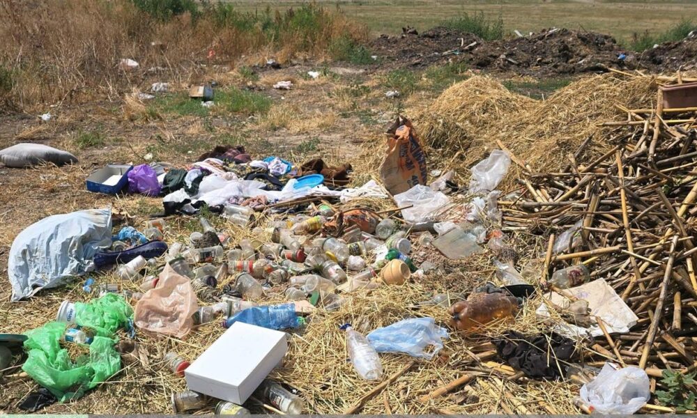 Comune din județul Brăila ”înecate” în gunoaie
