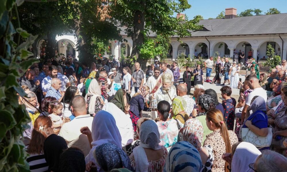 Hram la Mănăstirea „Adormirii Maicii Domnului” de la Vladimirești