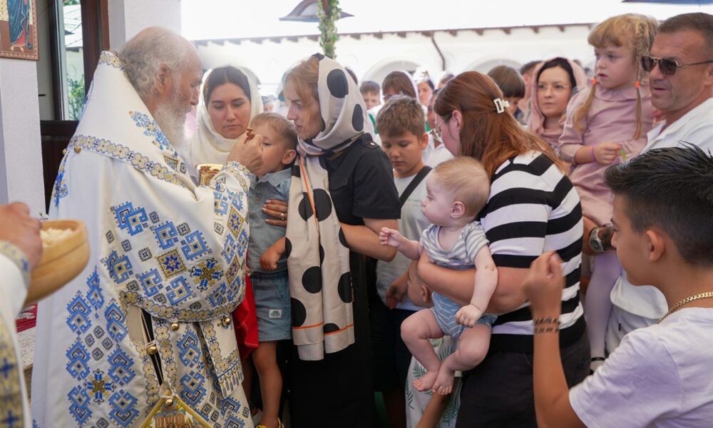 Hram la Mănăstirea „Adormirii Maicii Domnului” de la Vladimirești