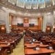 Consilierii locali și județeni angajați la stat scapă de incompatibilitate. Camera Deputaților a modificat legea