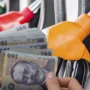 Prețurile la carburanți cresc chiar dacă acciza a scăzut. Care este explicația