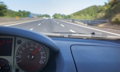 Doi români au mers 100 de kilometri pe autostradă în Italia cu fiul lor mort pe bancheta din spate. „Am crezut că doarme”