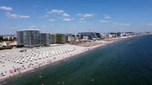 Pe 1 septembrie începe ”Litoralul pentru toți”. Unde sunt cele mai mici tarife la cazare