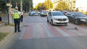 Minor accidentat pe Șoseaua Buzăului. El traversa pe trecerea de pietoni, alături de trotineta pe care o deținea