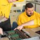 Site-ul e jos și nimeni nu răspunde: pe cine suni de fapt și în ce ordine