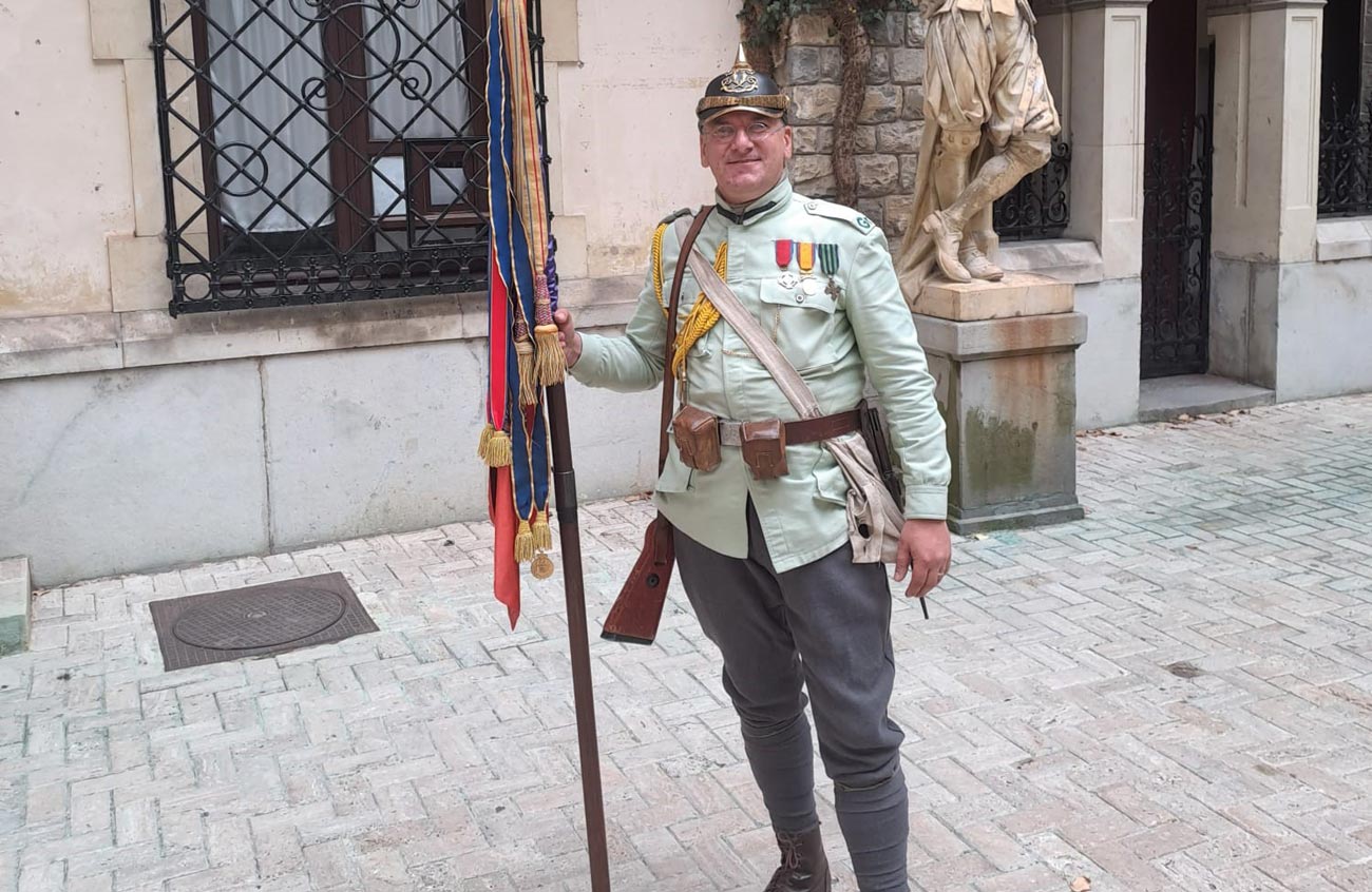 Vârsta-i doar o cifră! Bijutier, colecționar, student la teatru