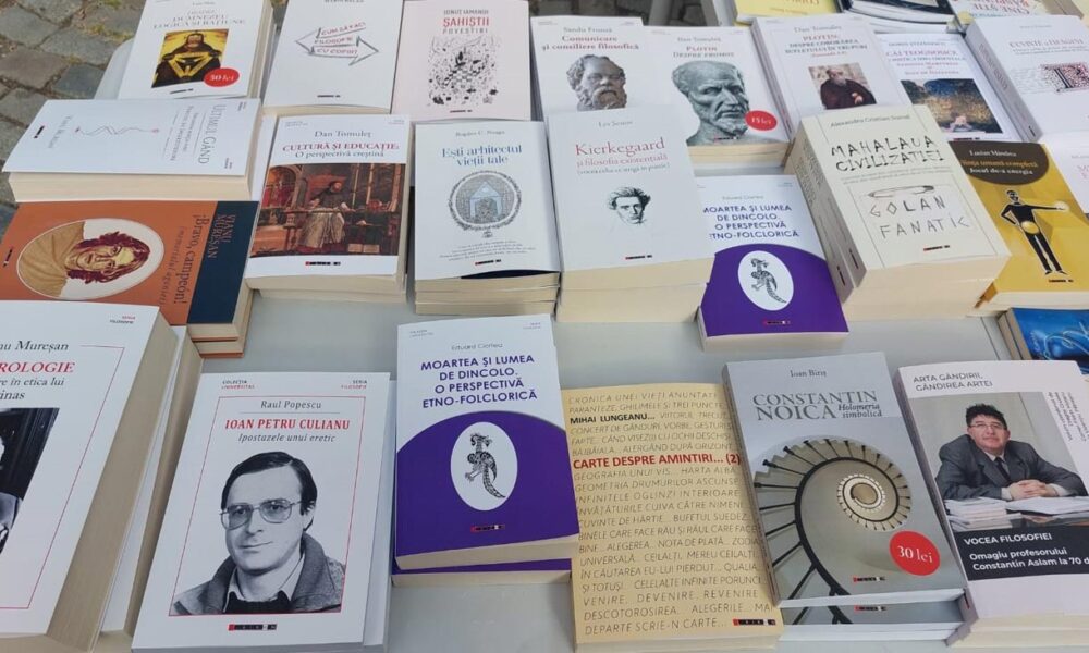 Cărți pentru toate gusturile la Târgul de Carte de pe Regală