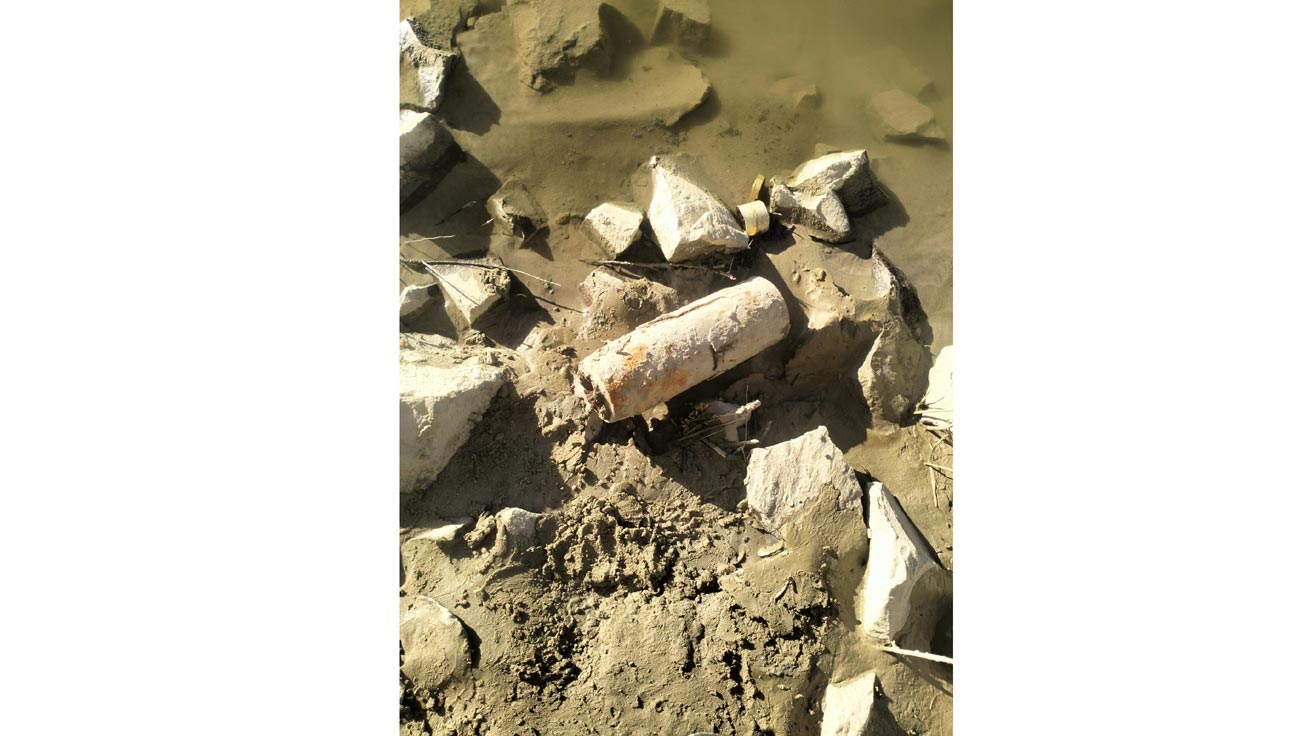 Proiectil neexplodat, găsit în albia râului Buzău