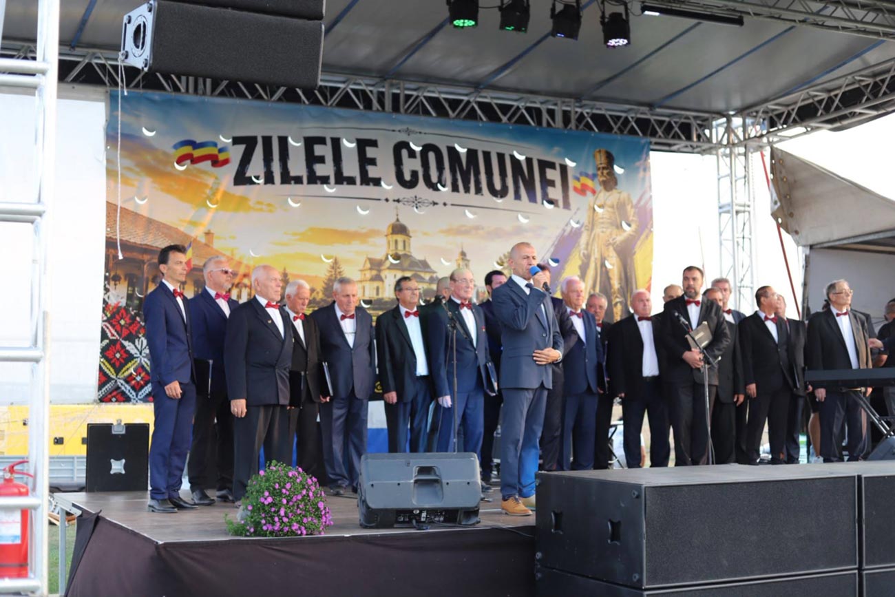Corul ”ARMONIA” i-a încântat pe localnicii din Tudor Vladimirscu, la ceas aniversar