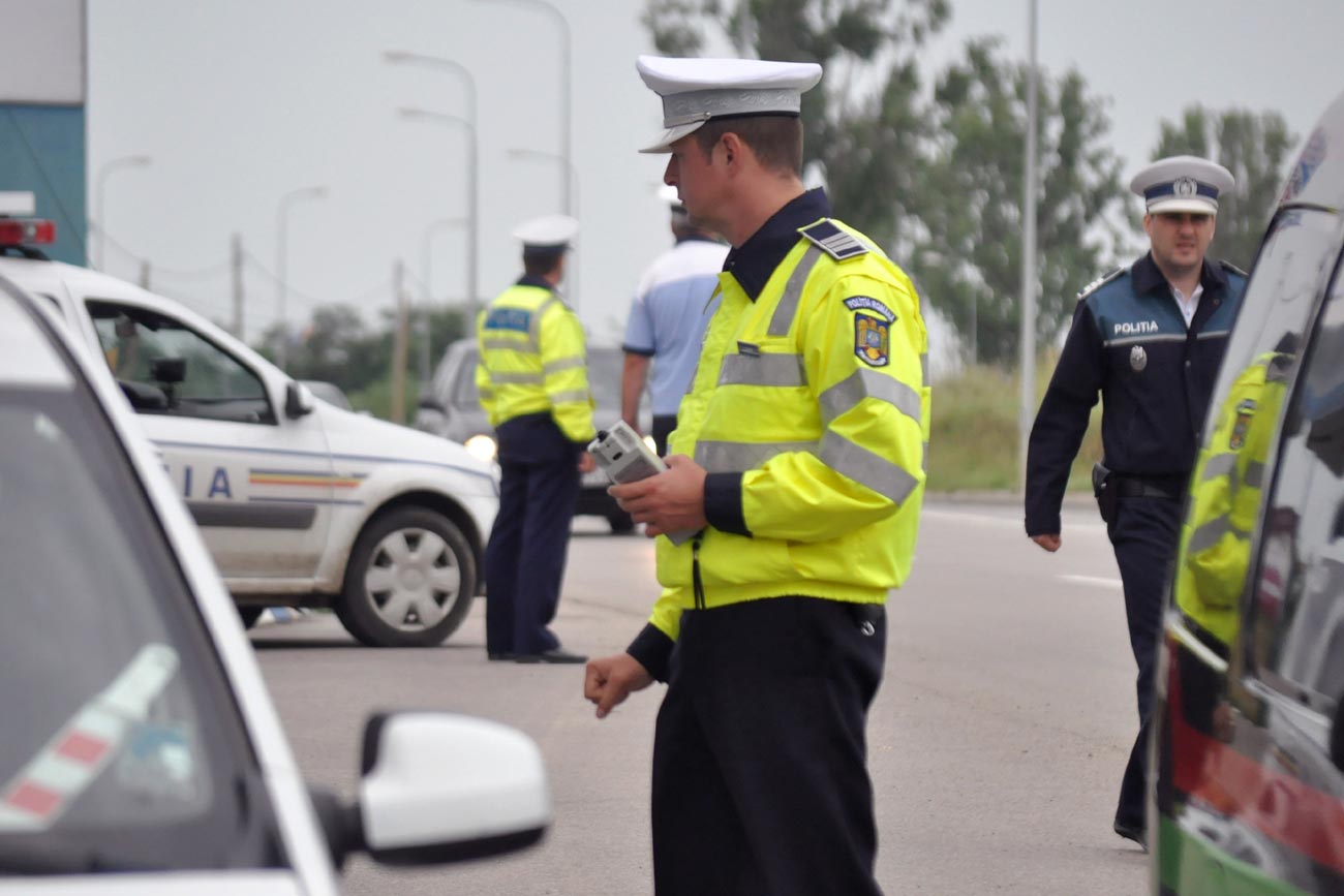 Urmărire în trafic. Șoferul consumase alcool și a fugit de polițiști