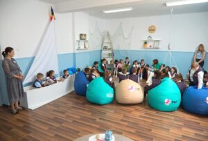 Copii atrași spre lumina cunoașterii. Încă o școală din județul Brăila inclusă în proiectul ”Bibliotecile Creionăm Viitorul”