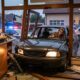 Aproape de comă alcoolică, fără permis, a fugit din arestul de la domiciliu și a intrat cu mașina direct într-un magazin