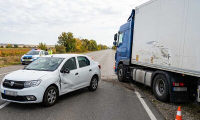 Accident pe DN 21, la Valea Cânepii. O mașină și un camion s-au acroșat în timpul unei depășiri