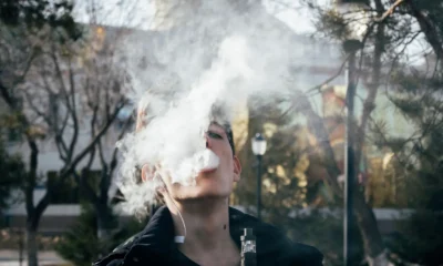 Alcoolul, țigările electronice și jocurile de noroc – principalele riscuri pentru adolescenți. Ce arată datele
