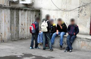 Situație îngrijorătoare. Unul din cinci elevi din România consideră că școala este o pierdere de vreme