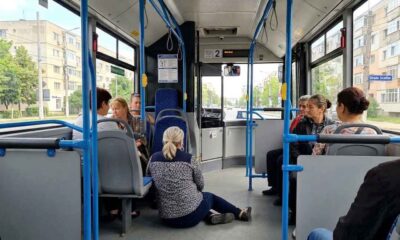Femeie rănită într-un autobuz, după ce șoferul a redus viteza