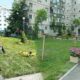 Amendă de 2.500 de lei pentru locatarii care își amenajează grădină în fața blocului. Ce spune legea
