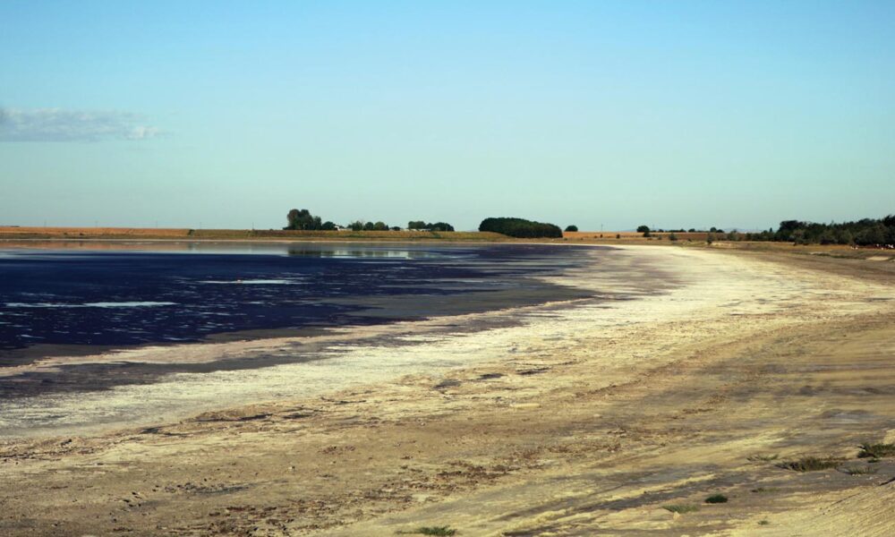 Lacul sărat de la Movila Miresii aproape s-a evaporat
