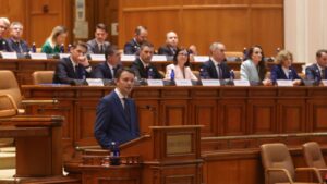 Guvernul Mureșan a picat la votul din Parlament. Cabinetul a primit 182 de voturi